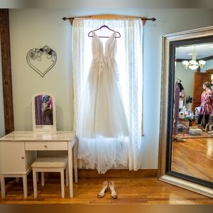 Wedding dress